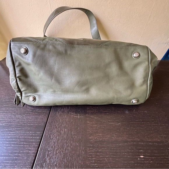 Lululemon green urban sanctuary bag shoulder tote - Picture 13 of 15